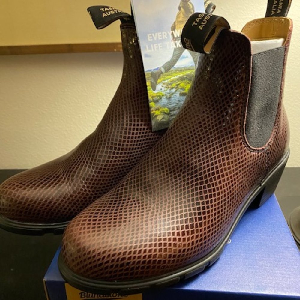 Blundstone heeled ankle boots. Lizard brown Womens size 9